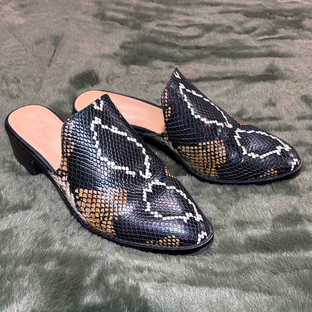 Crown Vintage Rydella python print mules